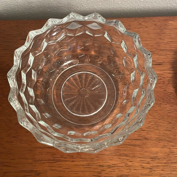 Vintage Candy Dish with Lid Indiana Glass Co. or Trinket Dish - Picture 3 of 9